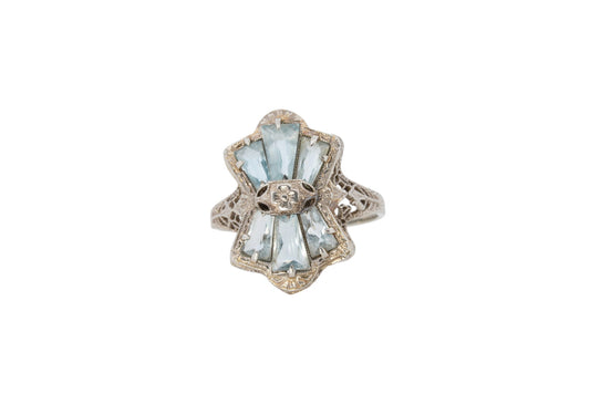 Vintage 14K white gold aquamarine filigree ring